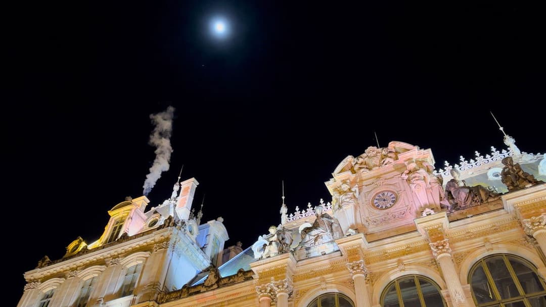 Cure for Loneliness backdrop 3