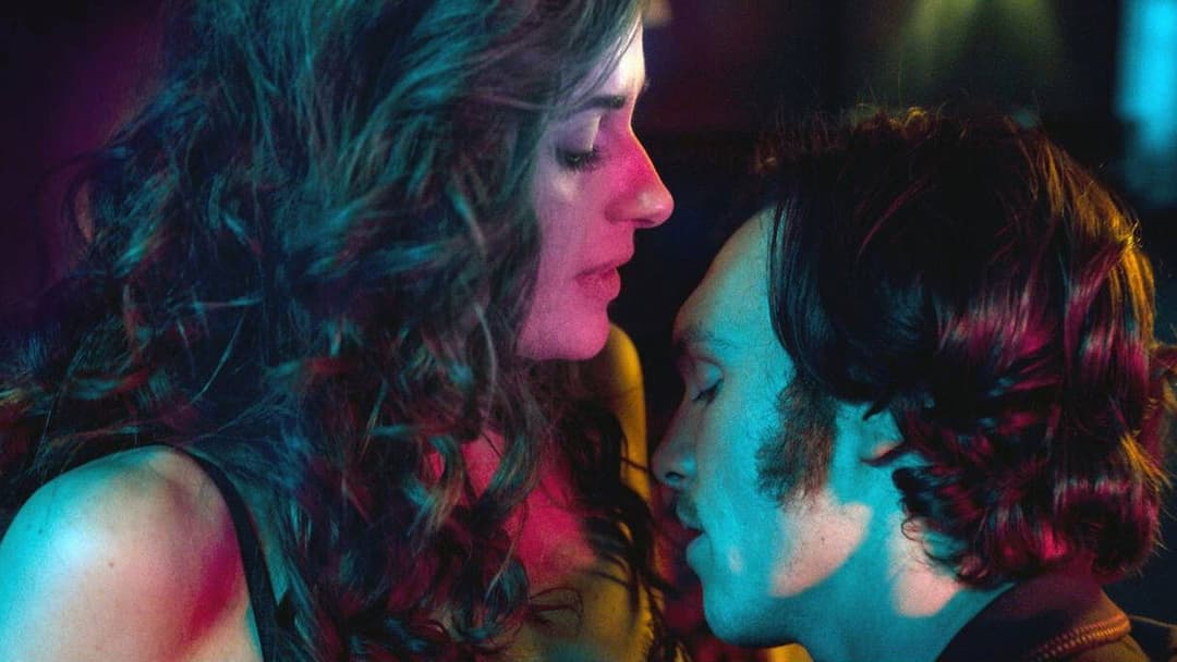 How I Fell in Love with a Gangster backdrop 3