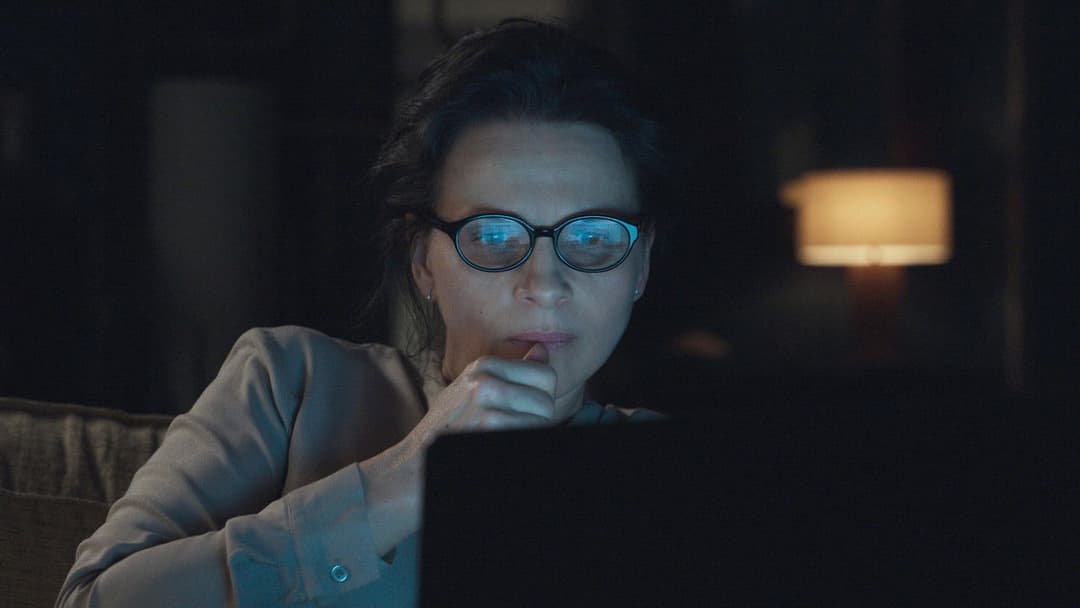 Celle que vous croyez backdrop 7