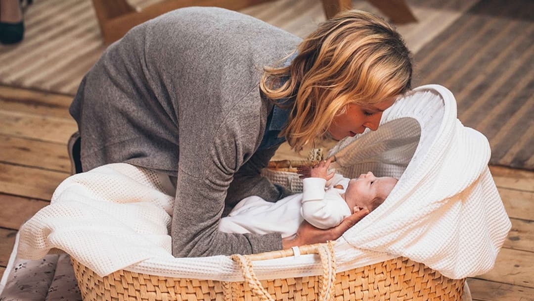 The Ones Below backdrop 15