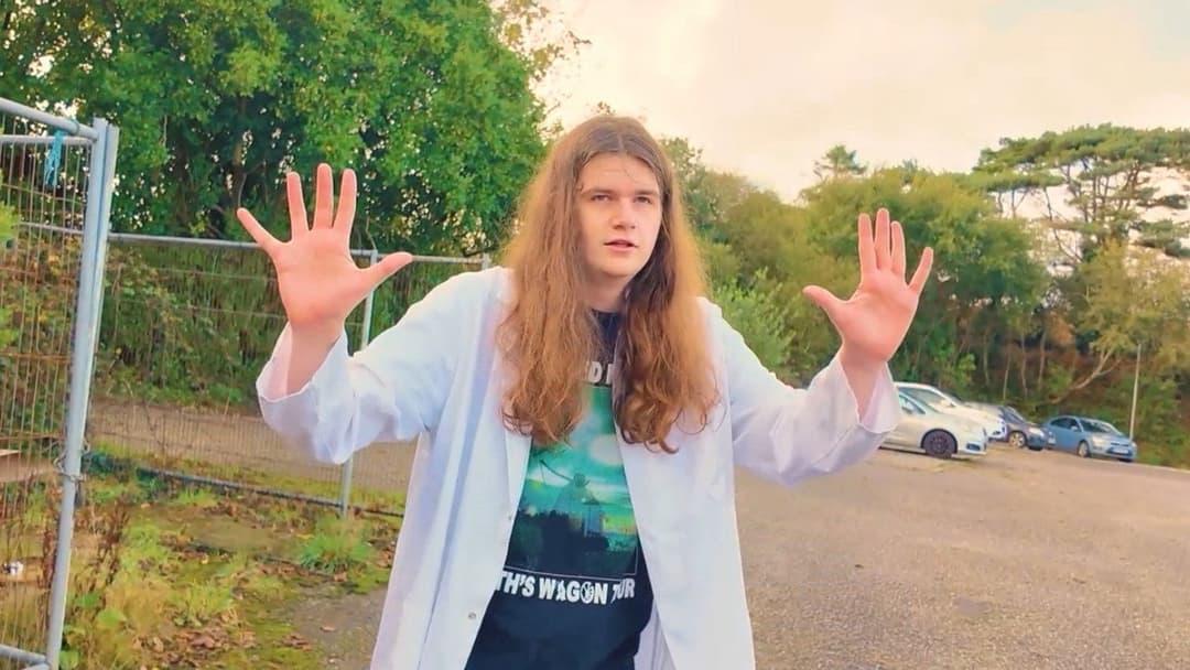 What's In The Case? backdrop 3