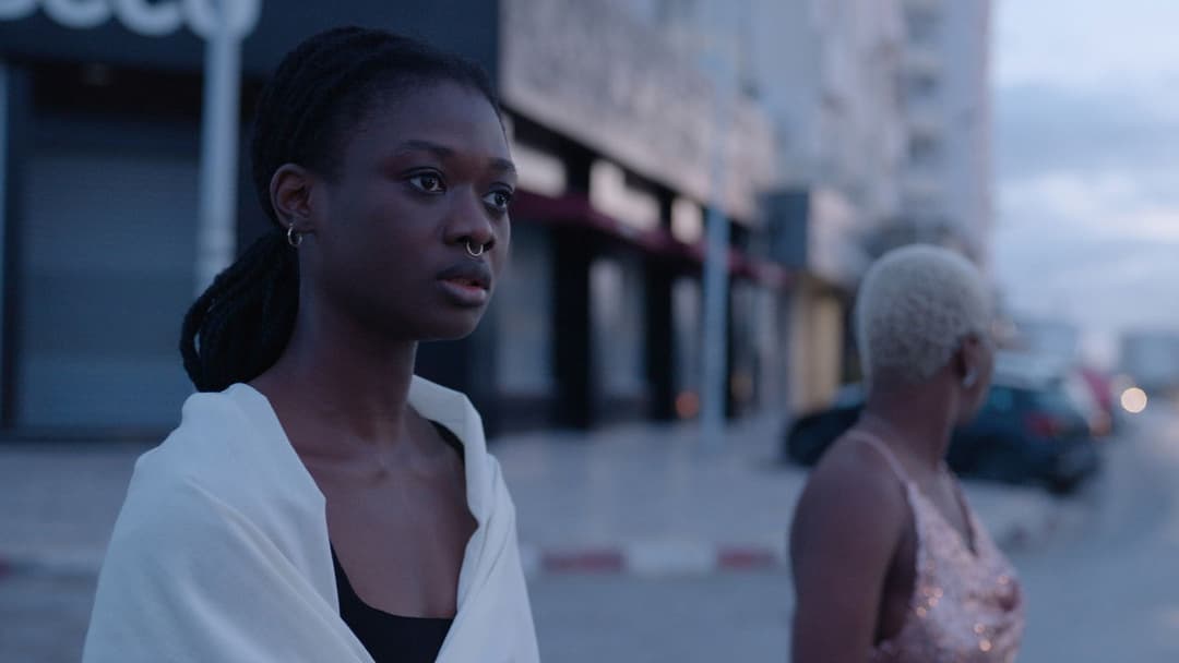 Promis le ciel backdrop 7