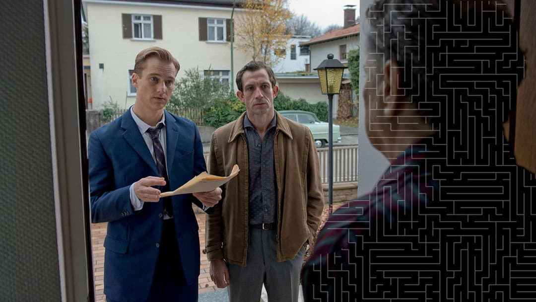 Im Labyrinth des Schweigens backdrop 2