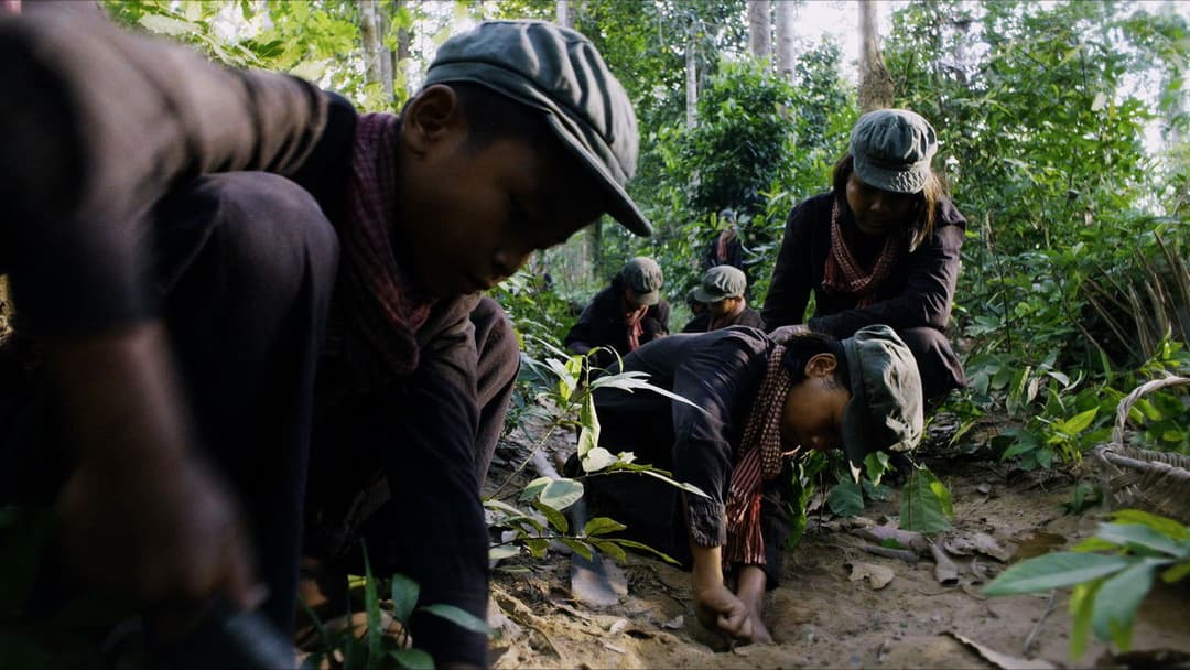 Спочатку вони вбили мого батька backdrop 3