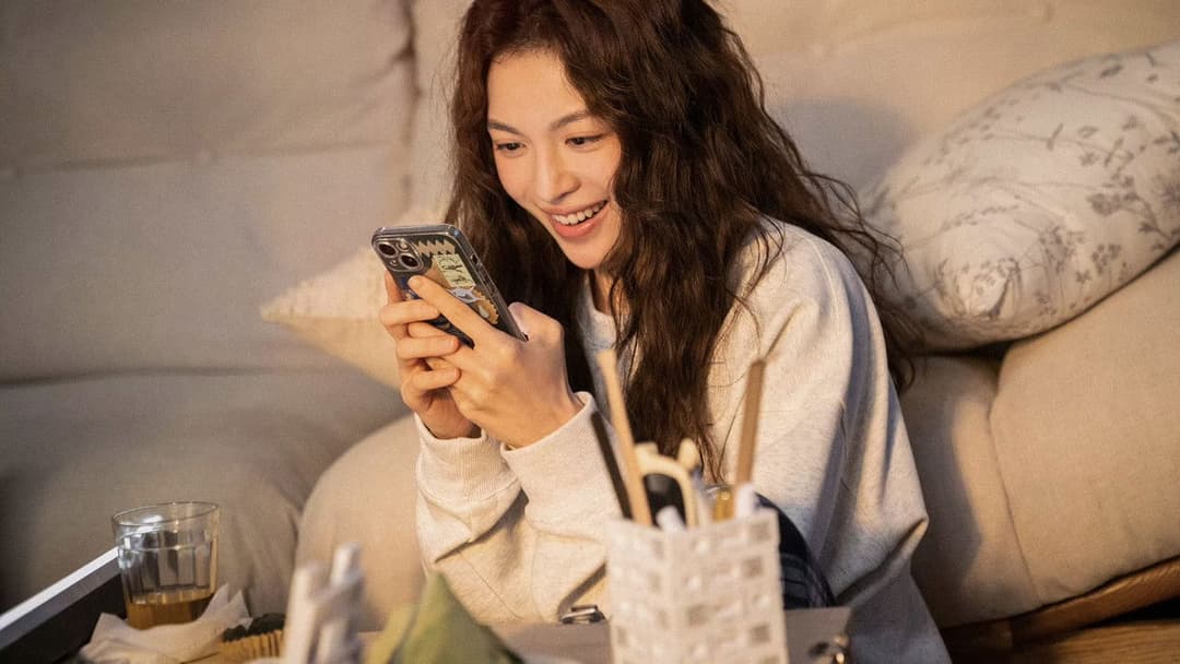 Her Story backdrop 8