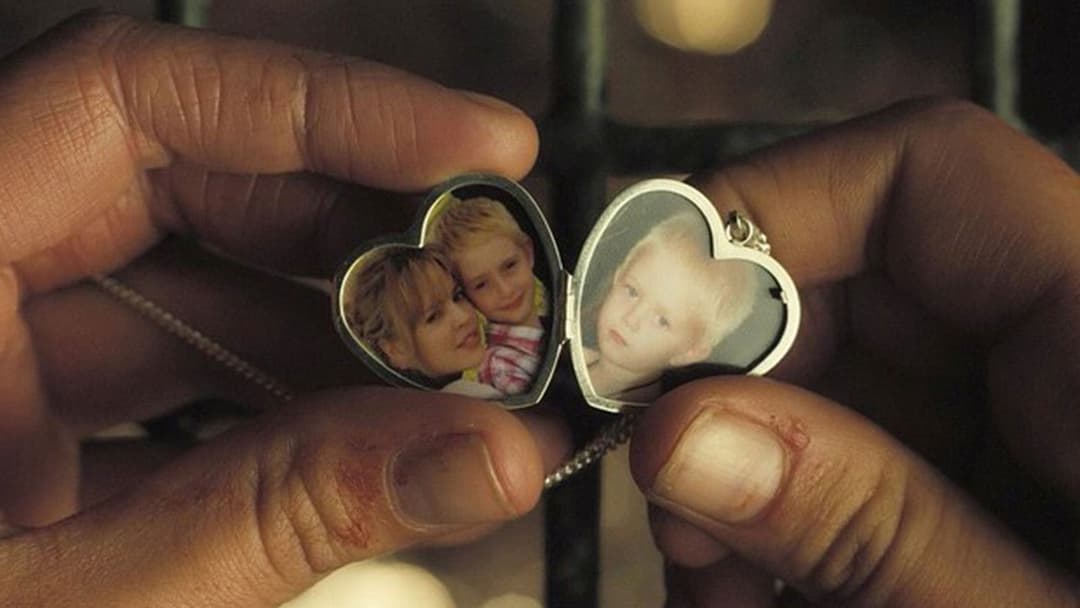 Triangle - Die Angst kommt in Wellen backdrop 5