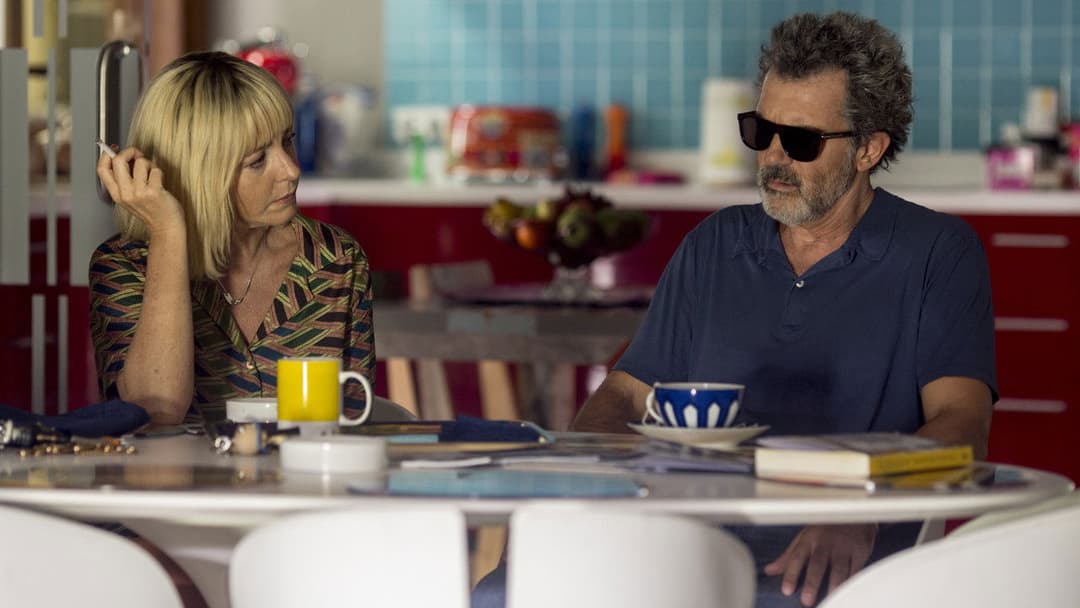 Біль та слава backdrop 18