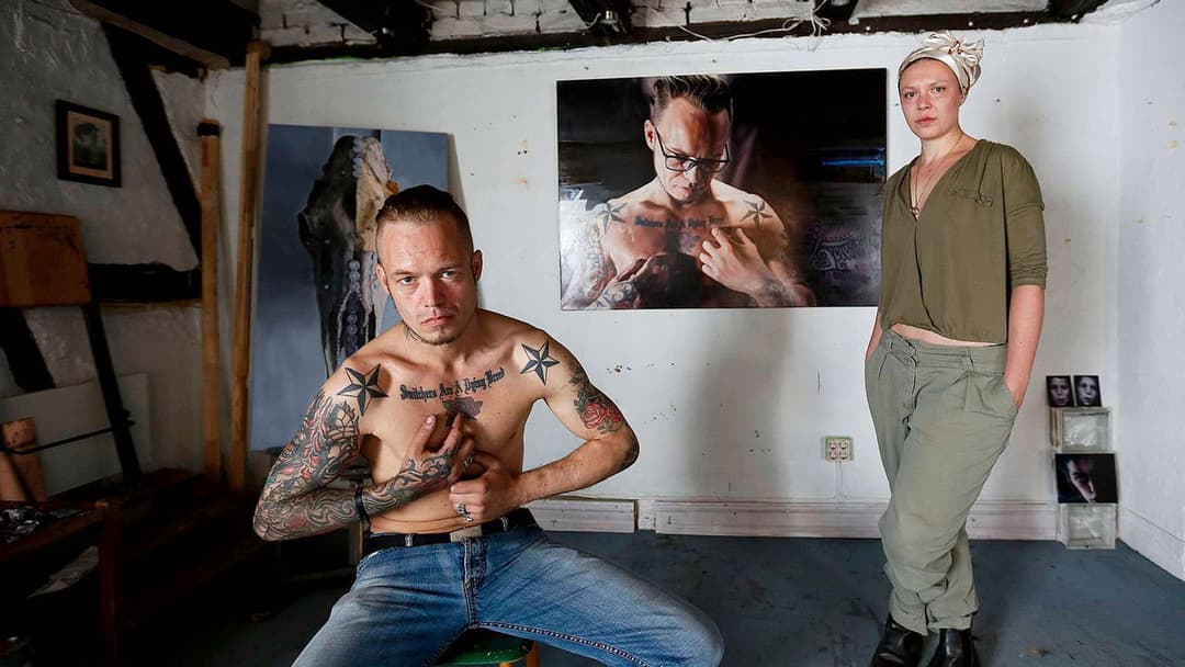 The Painter and the Thief backdrop 1