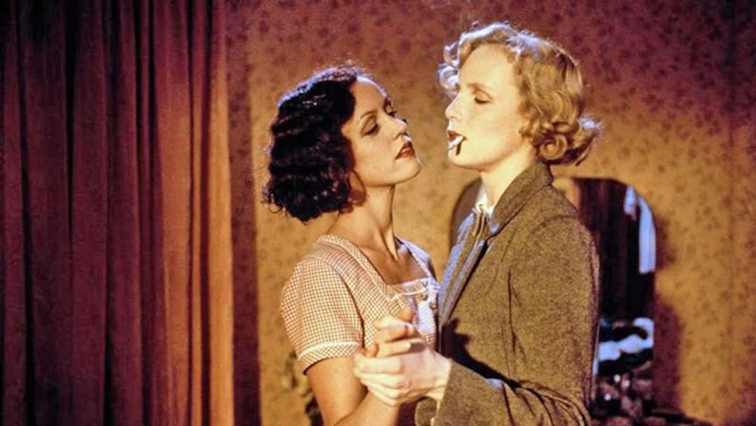 Еймі та Ягуар backdrop 5