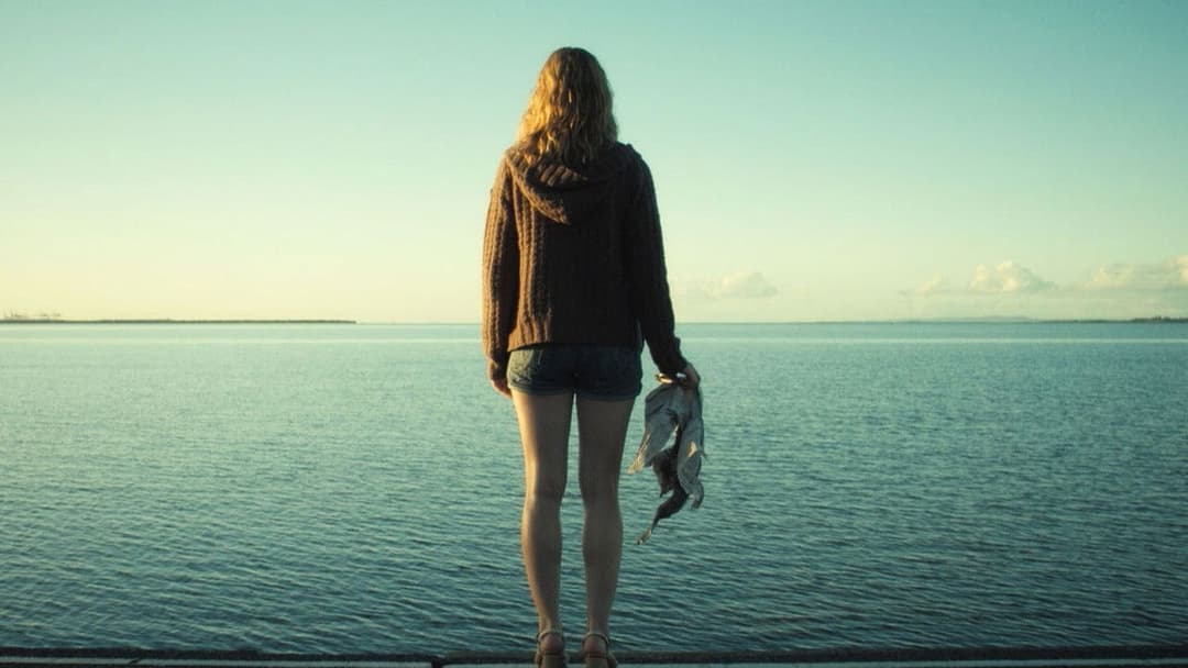 Triangle - Die Angst kommt in Wellen backdrop 3