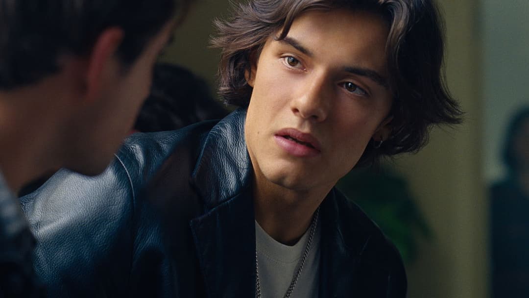 Джей Келлі backdrop 10