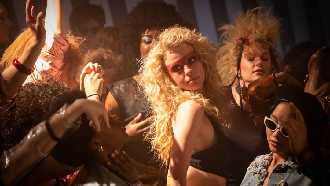 МАХХХІН backdrop 4