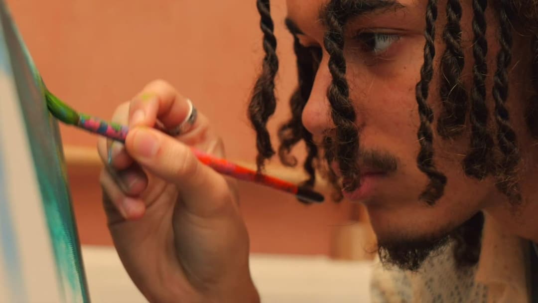 Le Portrait d'un Oiseau backdrop 3