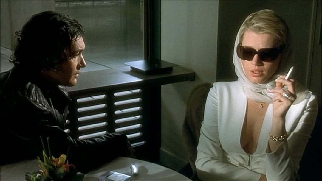 Фатальна жінка backdrop 13