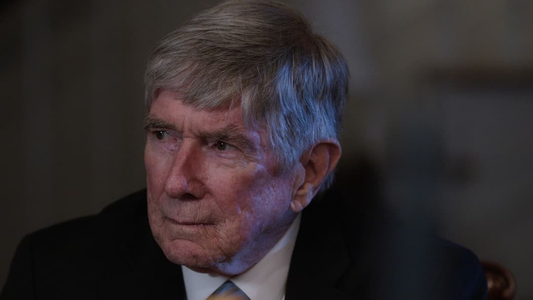 Tradimento backdrop 10