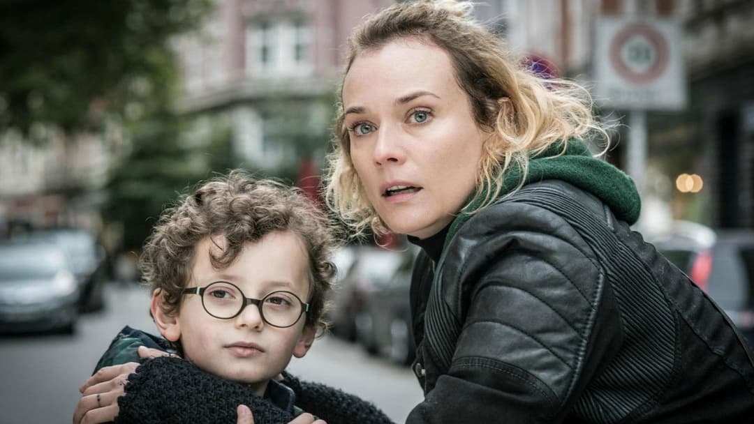 На межі backdrop 12