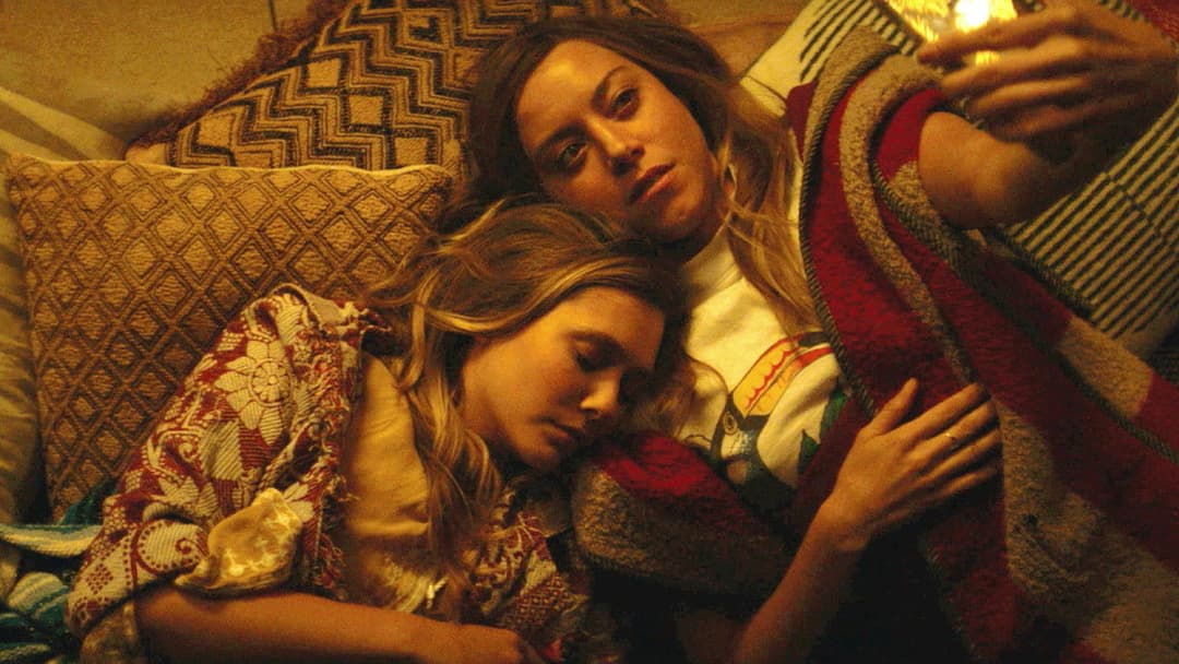 Інгрід їде на Захід backdrop 8