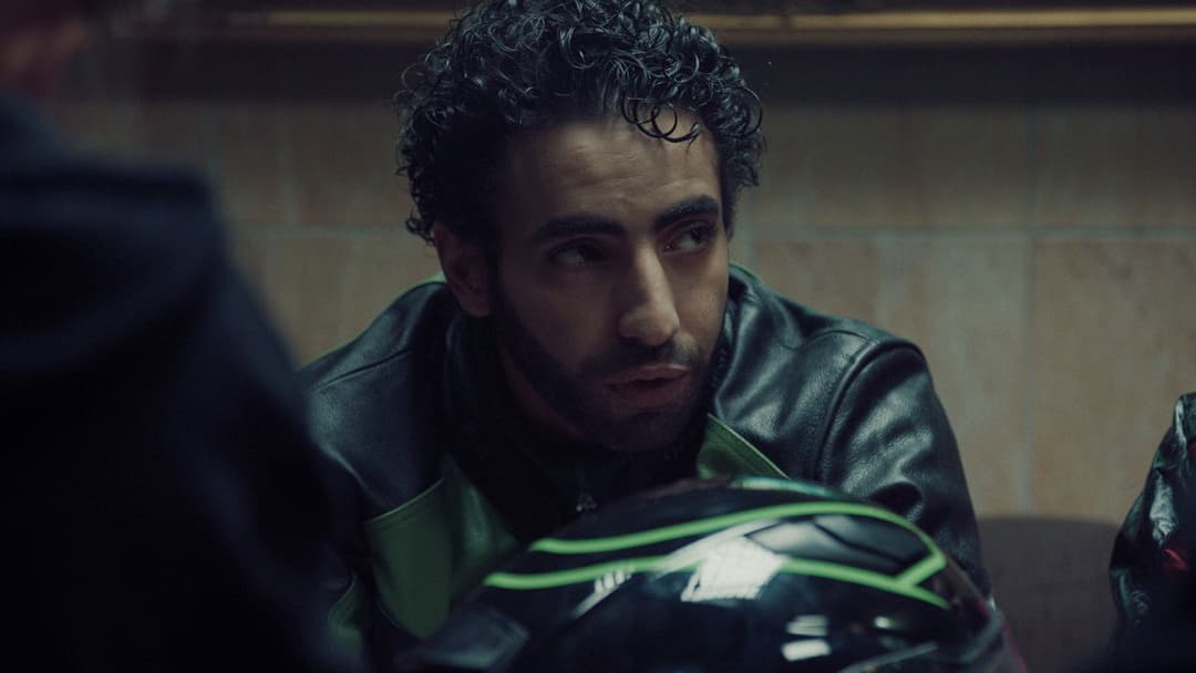 Rebel - In den Fängen des Terrors backdrop 8