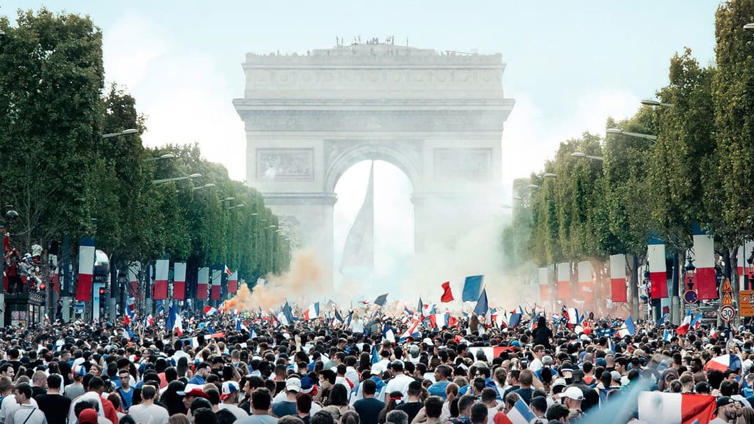 Знедолені backdrop 1