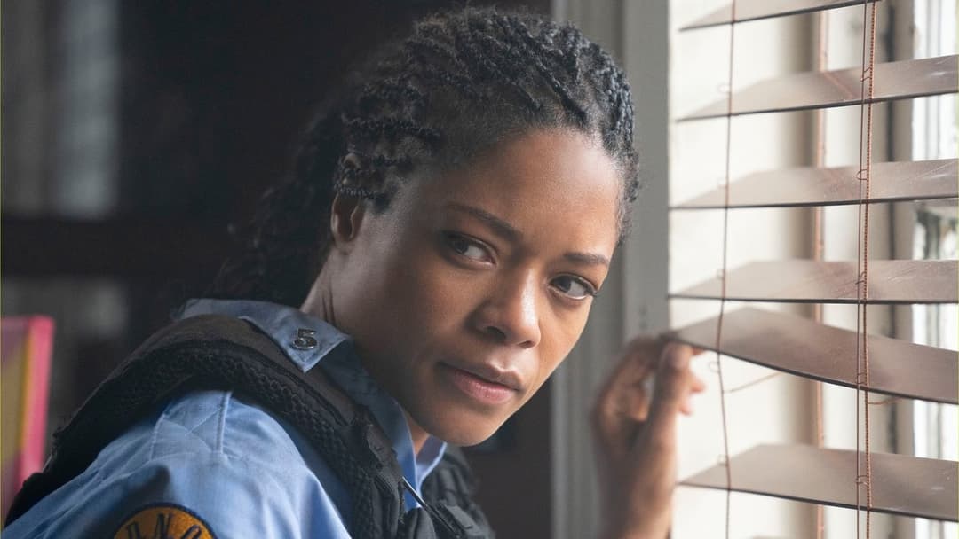 Black and Blue - Überlebe die Nacht backdrop 6