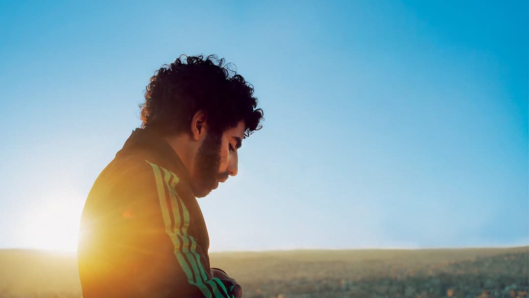 Rebel - In den Fängen des Terrors backdrop 3