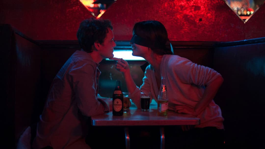 З п'ятої до сьомої: Час коханців backdrop 9