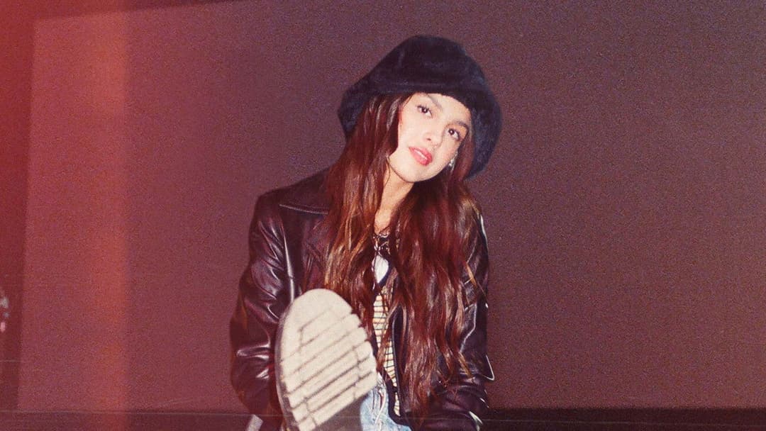 OLIVIA RODRIGO: driving home 2 u (a SOUR film) backdrop 10