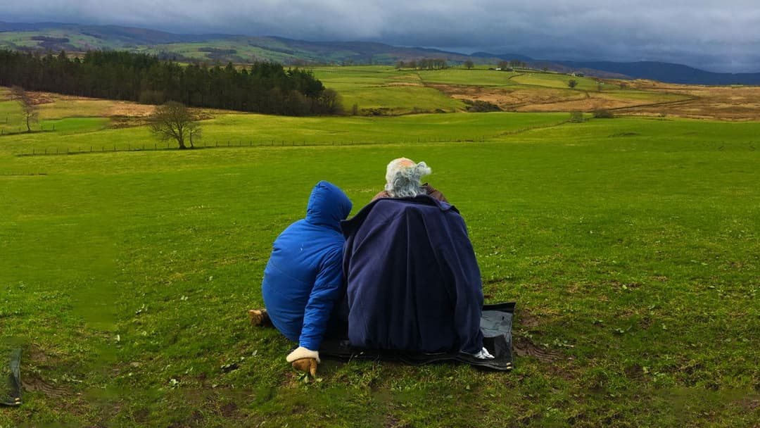 Браян і Чарльз backdrop 5