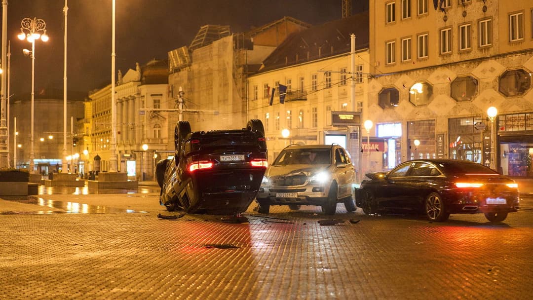 Canary Black backdrop 17