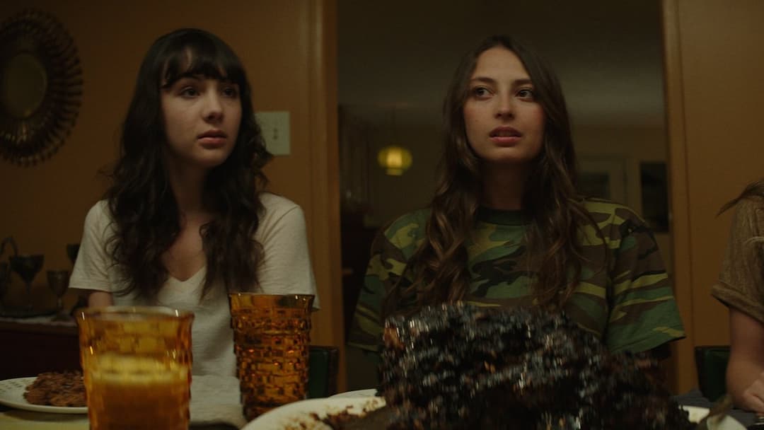 Монстри півдня backdrop 4