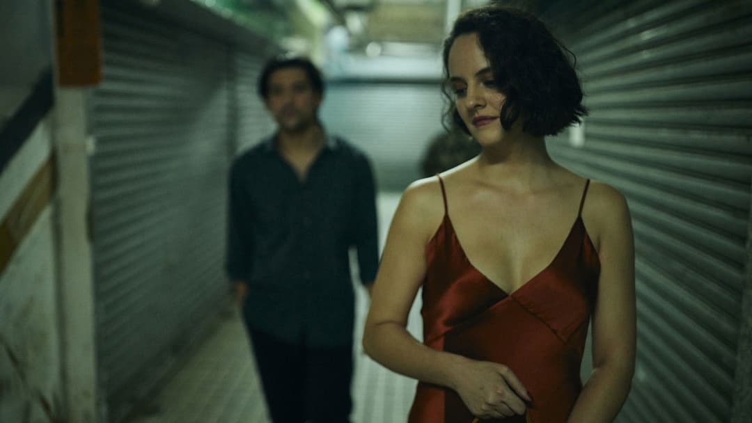 Emmanuelle backdrop 11