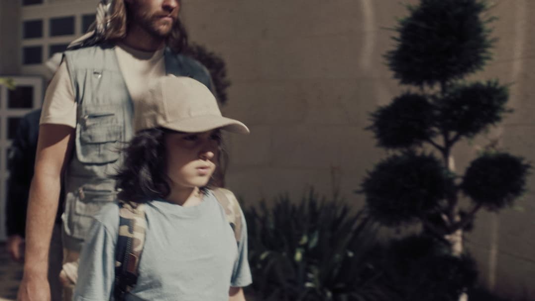 Rebel - In den Fängen des Terrors backdrop 14