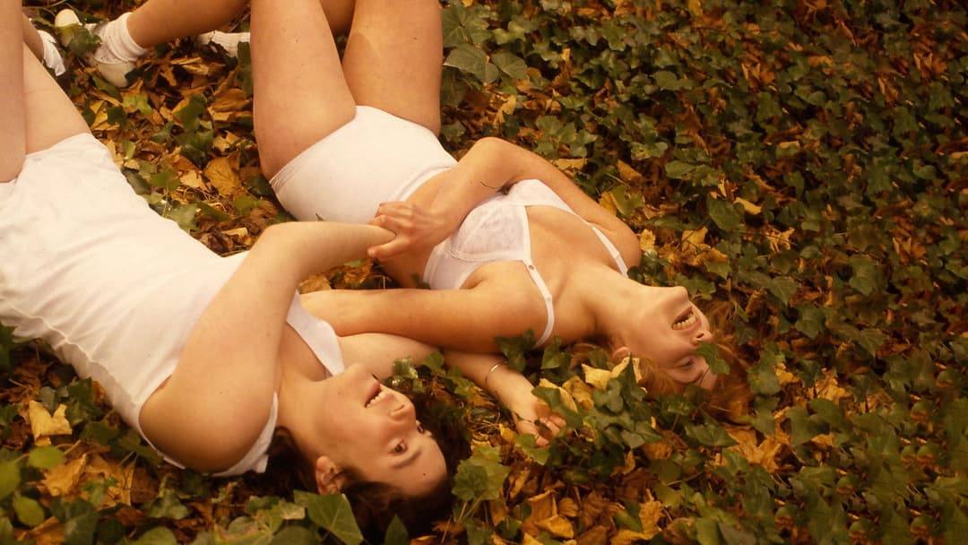 Heavenly Creatures backdrop 5