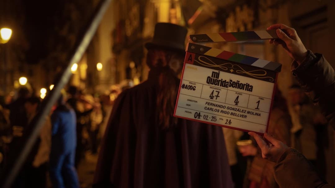 My Dearest Señorita backdrop 1