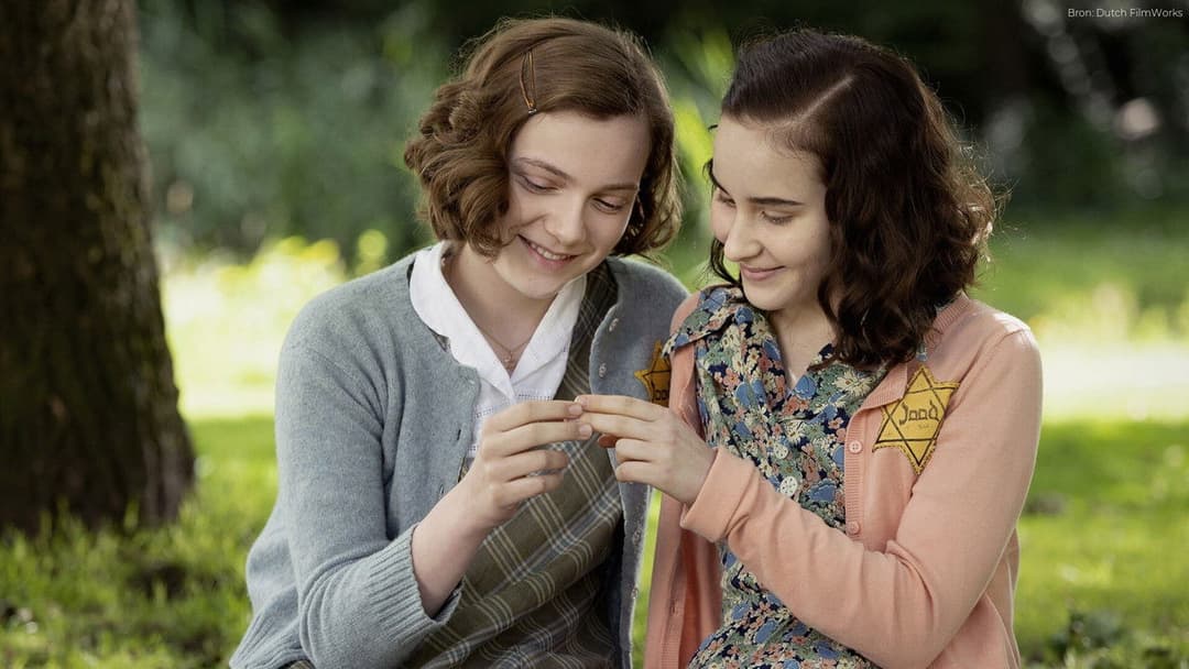 Meine beste Freundin Anne Frank backdrop 2