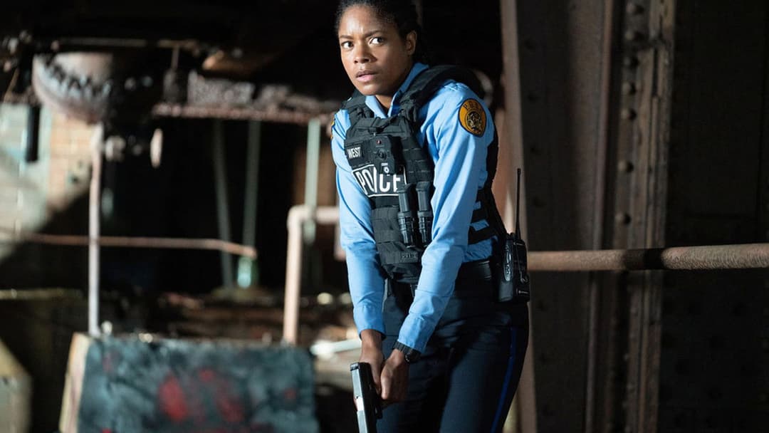 Black and Blue - Überlebe die Nacht backdrop 8