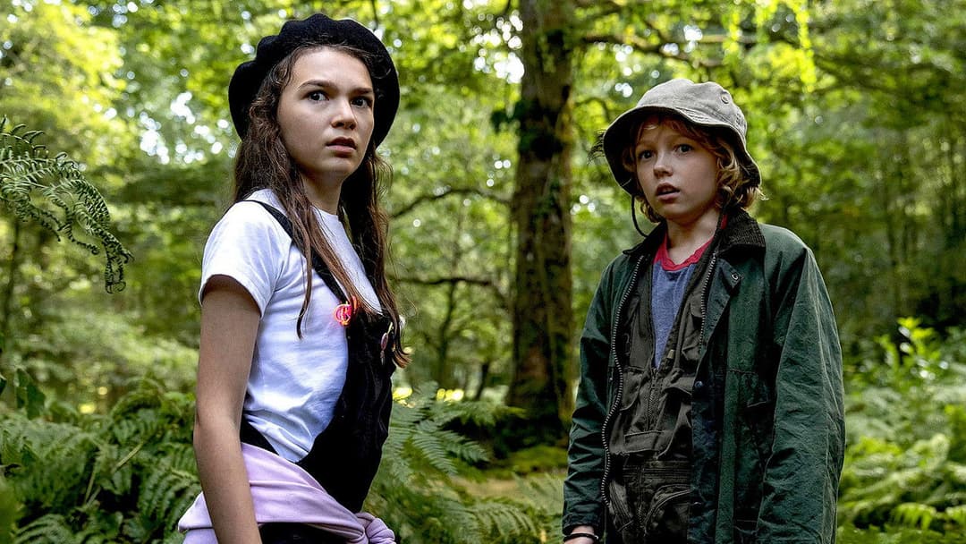 Cocaine Bear backdrop 9