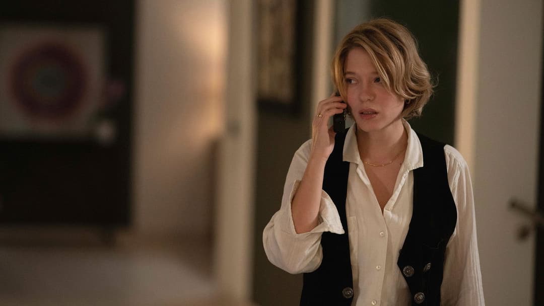 La Bête backdrop 20