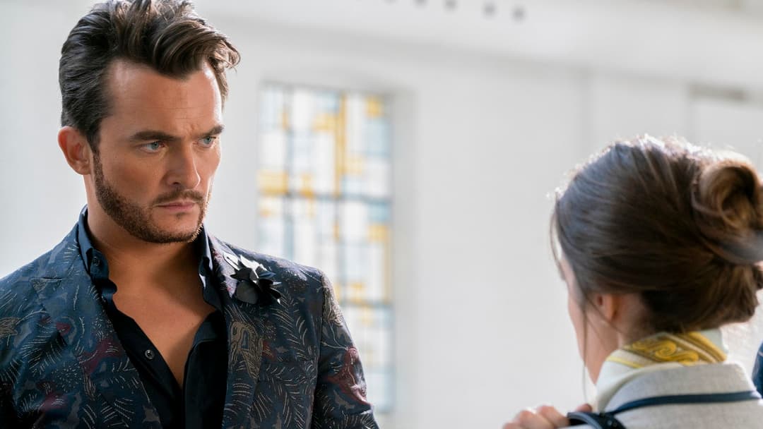 A Simple Favor backdrop 13