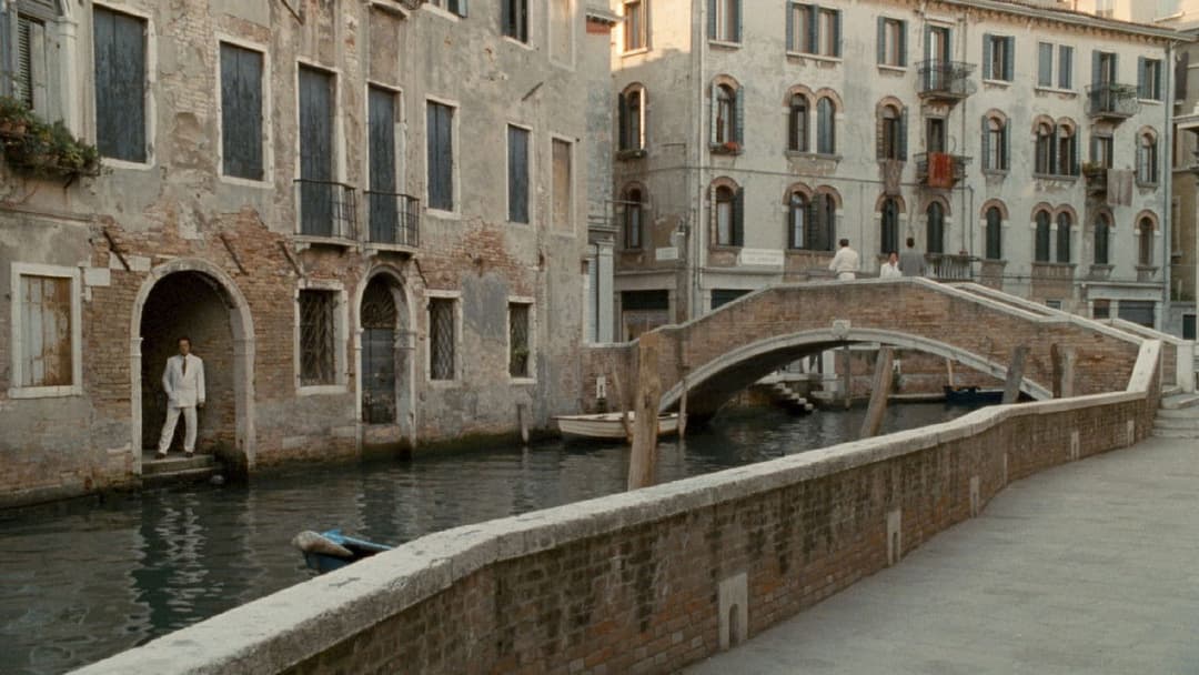 Der Trost von Fremden backdrop 4