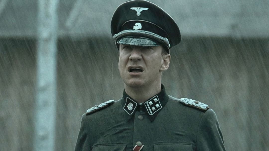 Хлопчик у смугастій піжамі backdrop 11