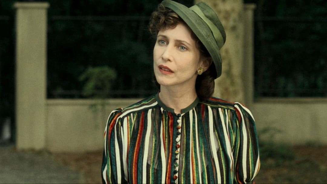 Хлопчик у смугастій піжамі backdrop 20