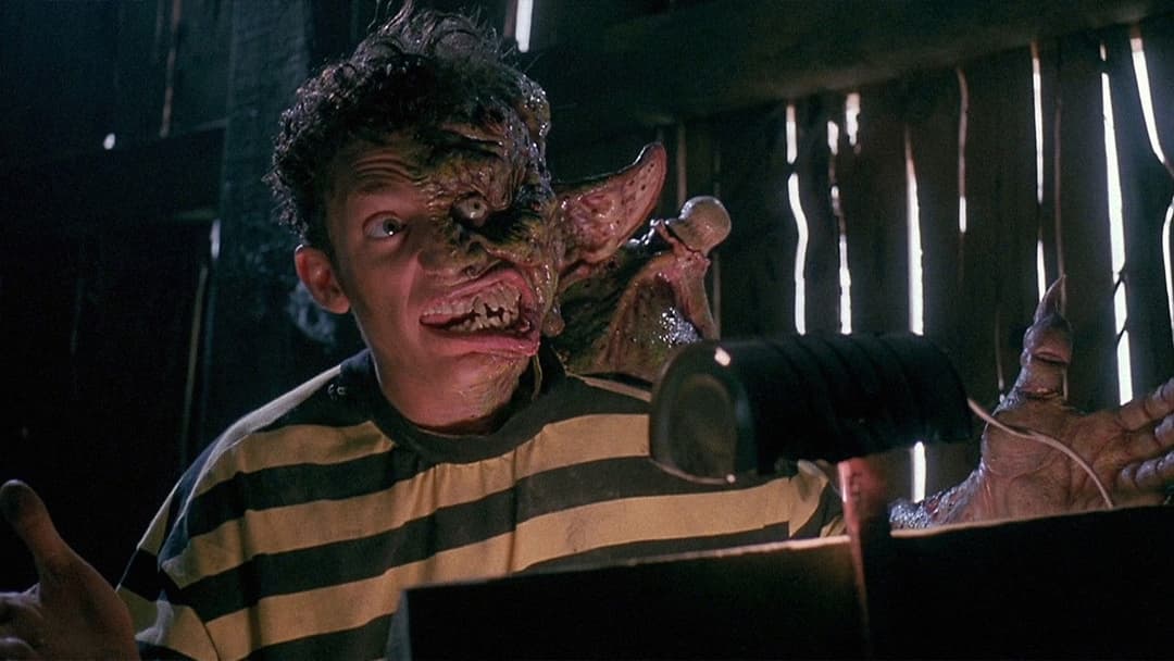 Freaks - Das ultimative Monster-Grusel-Kabinett! backdrop 3