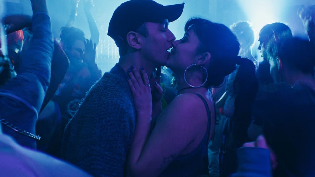 Nino dans la nuit backdrop 4