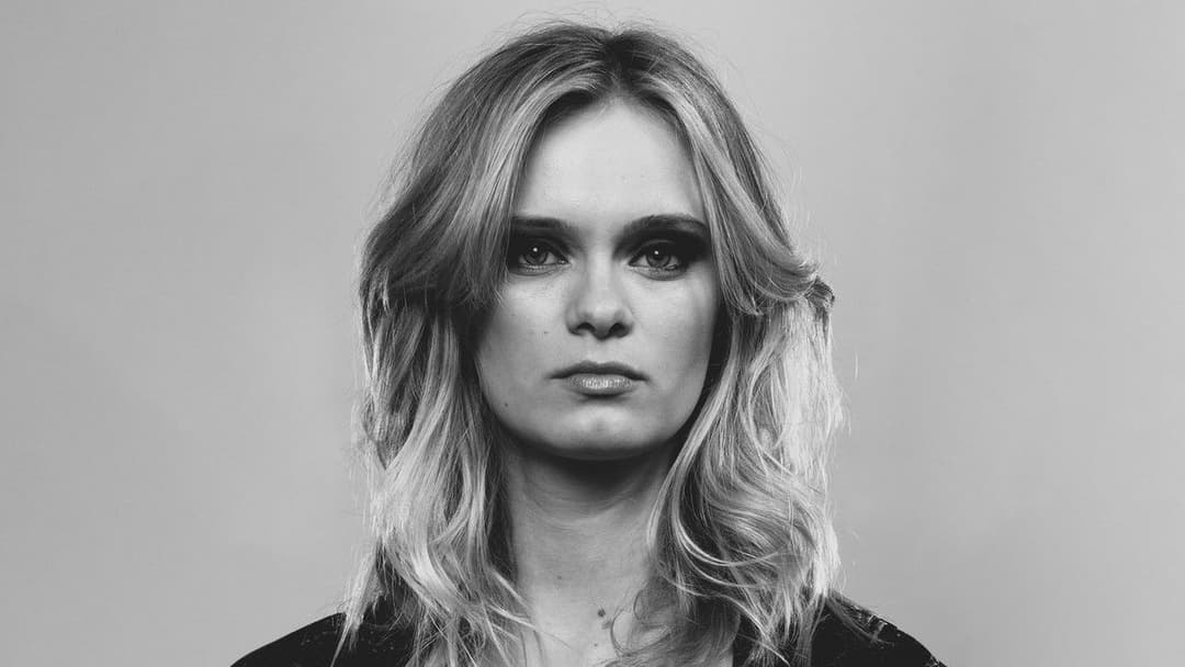 Cheap Thrills backdrop 6