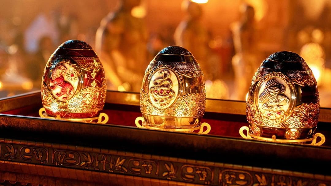 Red Notice backdrop 5