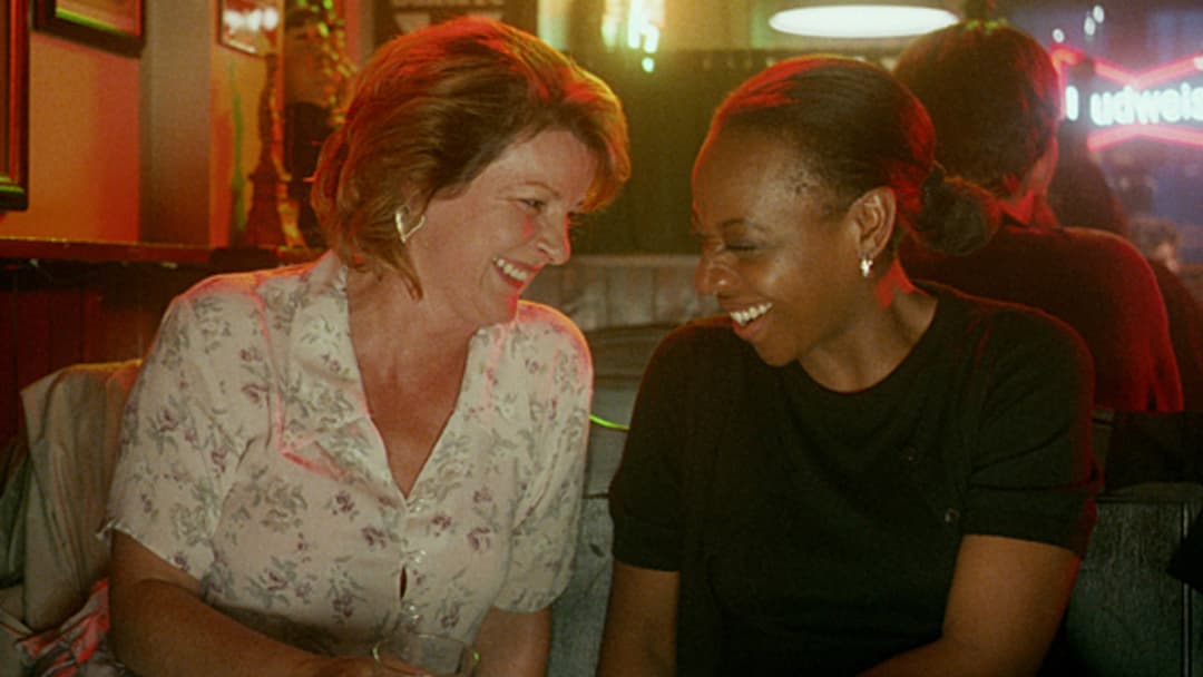 Lügen und Geheimnisse backdrop 5