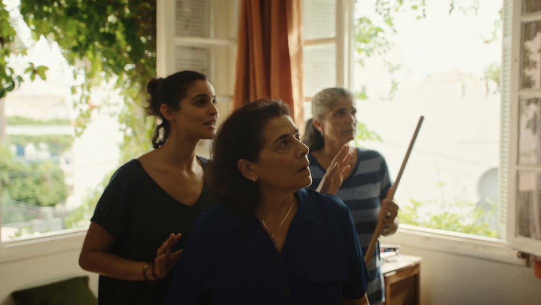 À voix basse backdrop 1