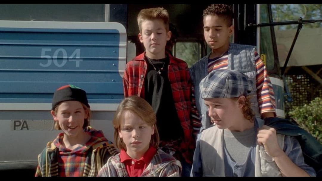 Загублений табір backdrop 5