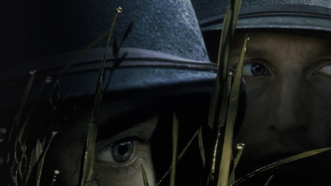 Тонка червона лінія backdrop 5